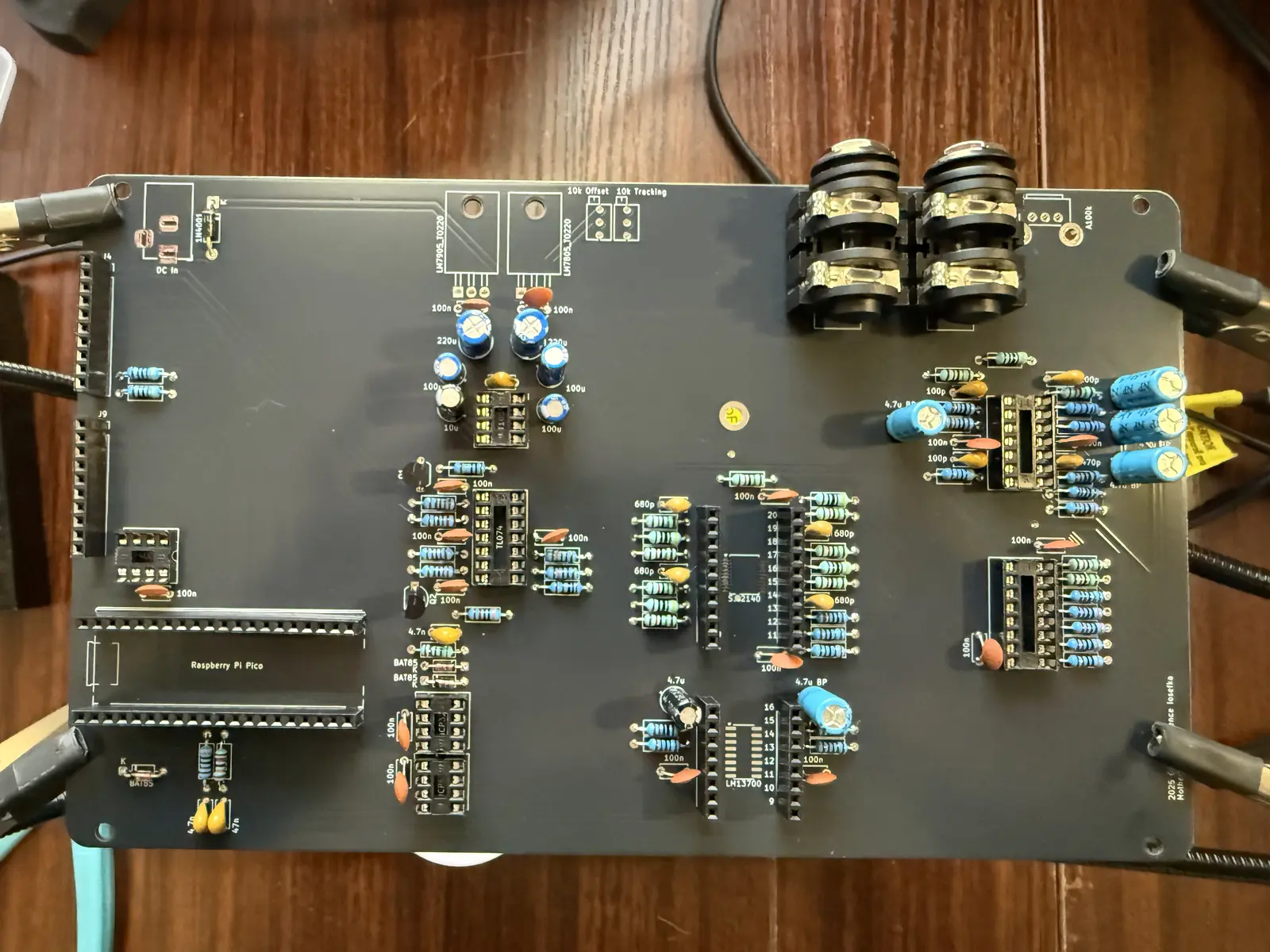 mb_6_elec_caps